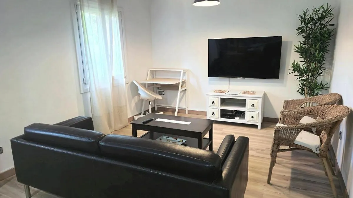 Los Luises Apt Free Parking Area San Sebastián Spanien